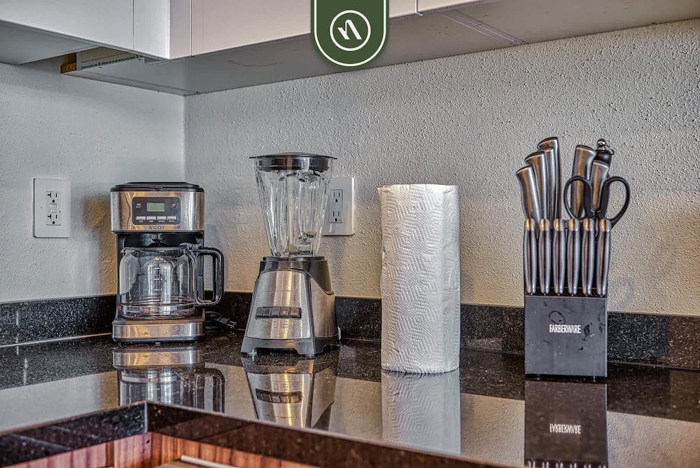 2BR Condo With Private Balcony - Padel Court