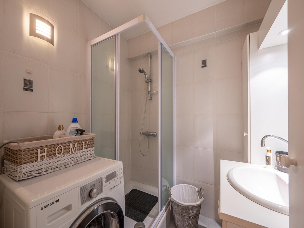 Apartment in Knokke-heist Near Lippenslaan