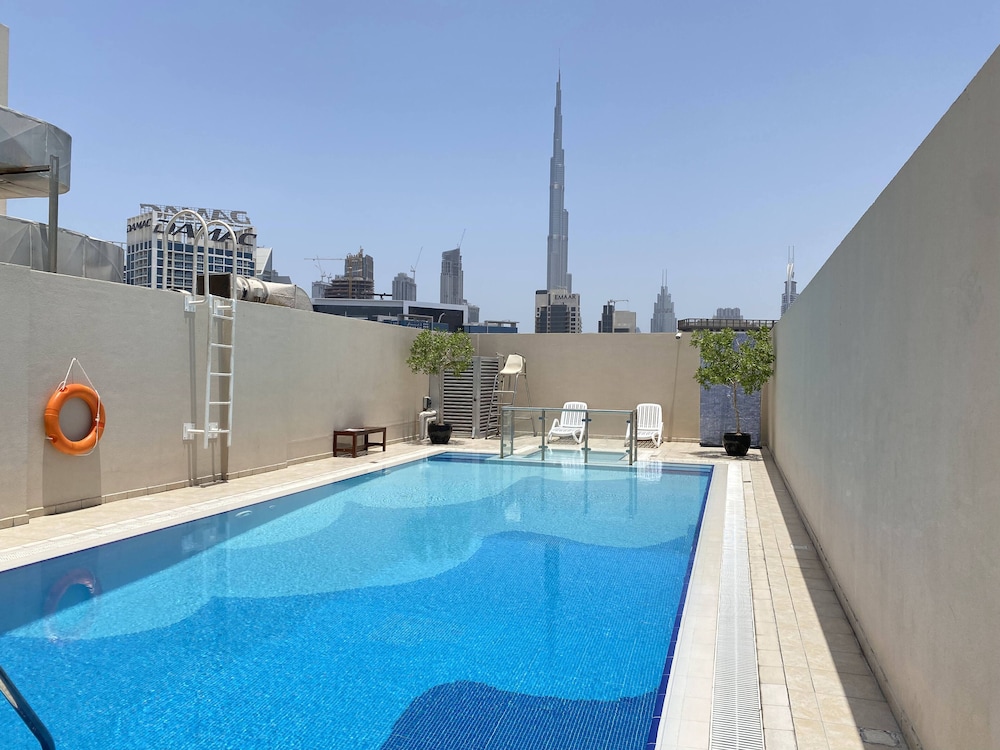 Lux BnB I Mayfair Tower I Sky line Views