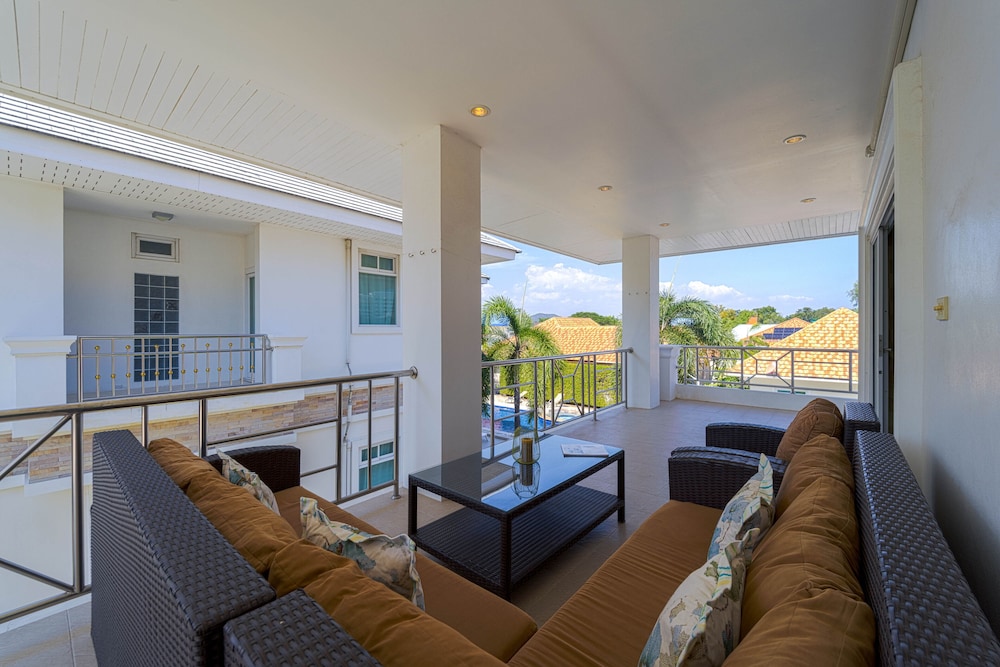 Luxurious 5-Bed Private Pool Villa - PV5 view 2