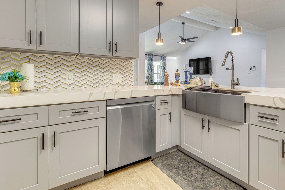 Families Welcome! Recently Renovated Home in Katy