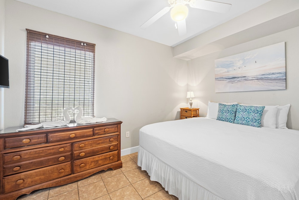 Tidewater by Book That Condo
