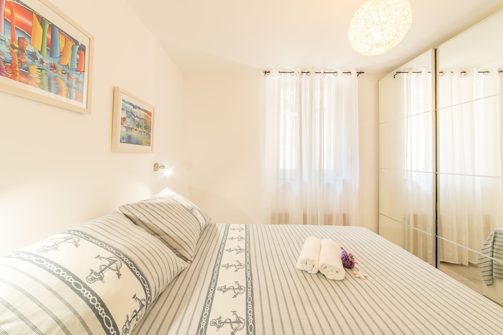 Apartment Nona near Beach