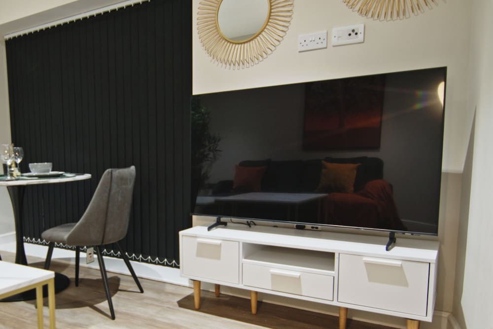 Leeds City Center - 1 Bed - Baby Friendly
