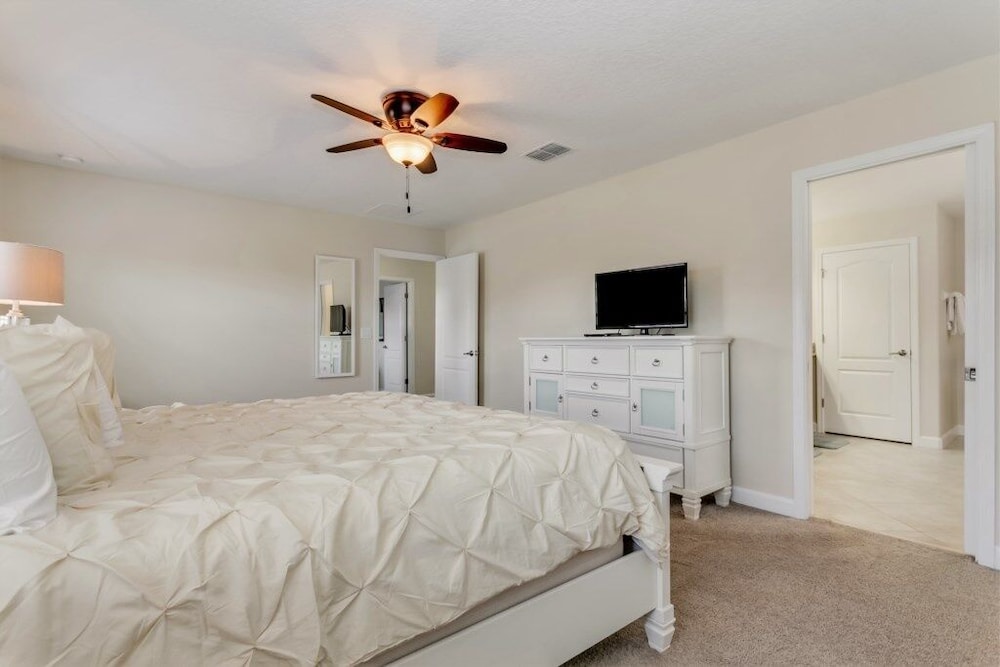 Best Resort In Disney Area! 6 Bedroom Villa by RedAwning view 3