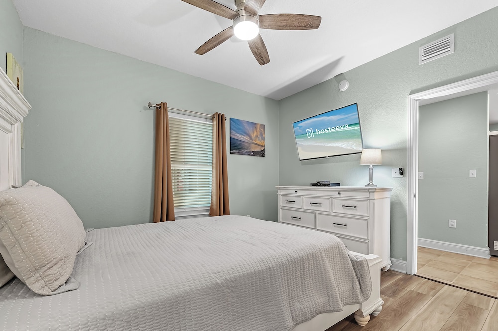 Crystal Shores West Condos by Hosteeva