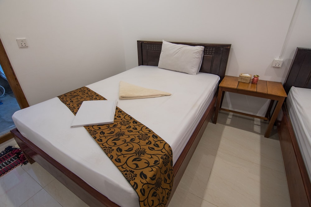 Golden Ganesha Villa - Hostel
