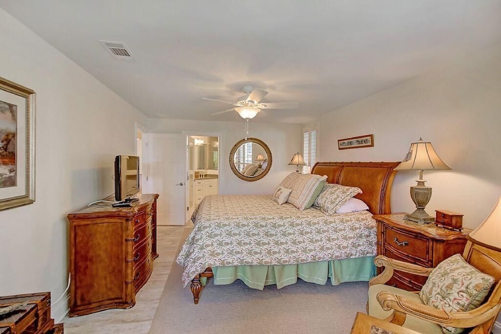 Charleston Vacations - 111 Summerhouse Villa - Property Image 3