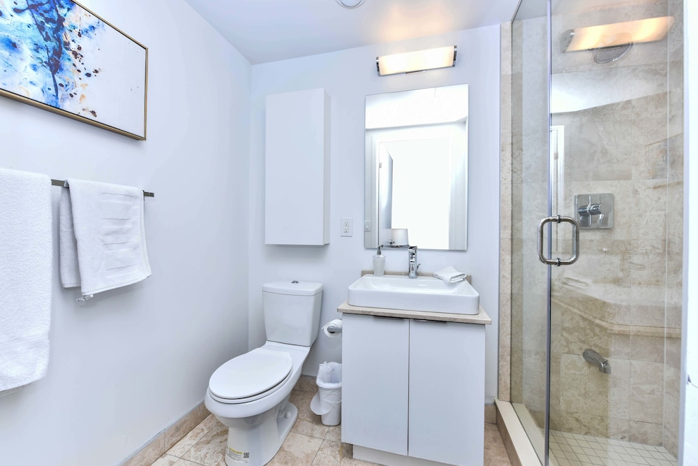 Sarkar Suites - Entertainment District