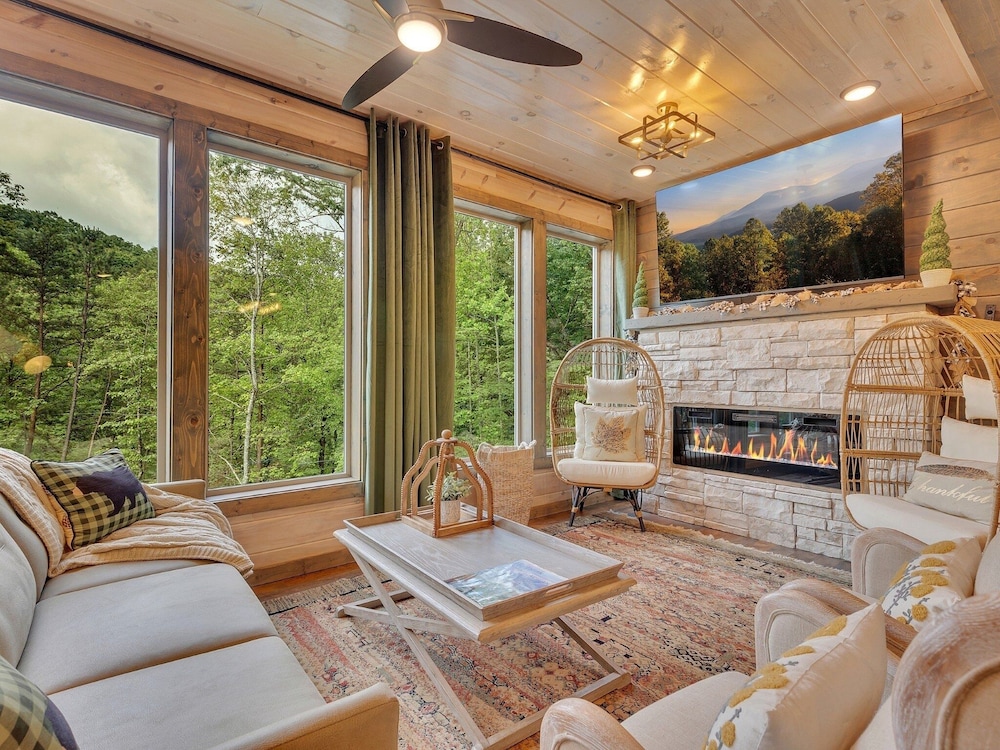 Ebenezer 4 Bedroom Cabin