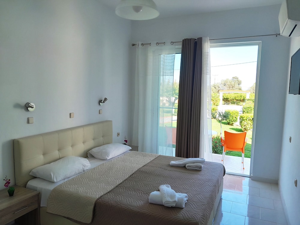 Villa Maroula