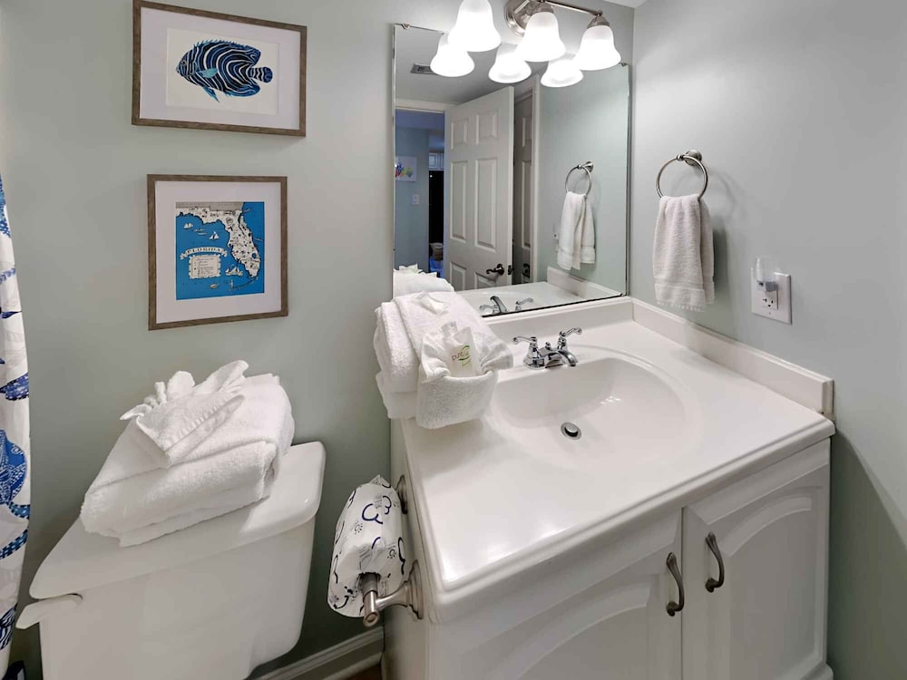 Ocean Breeze West by Southern Vacation Rentals
