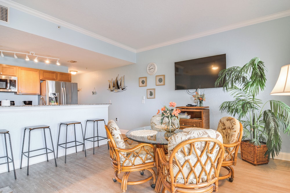 Treasure Island Condo: Gulf-view Balcony