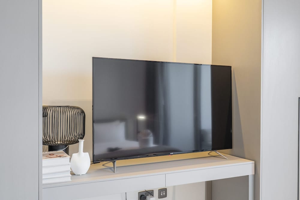 Modern and Stunning Studio in MAG 910 MBR City