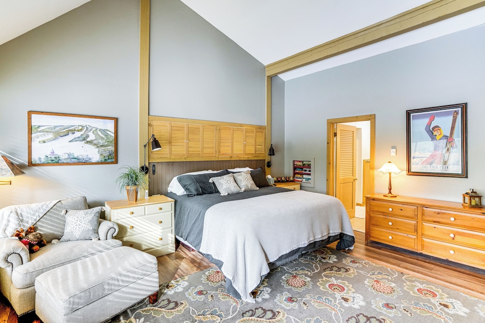 5 Mi to Ski: Family-friendly Home in West Dover!