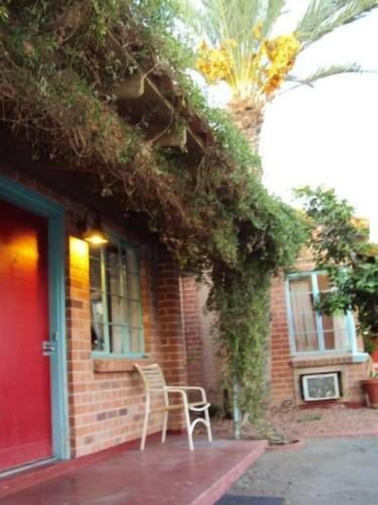 La Siesta Motel