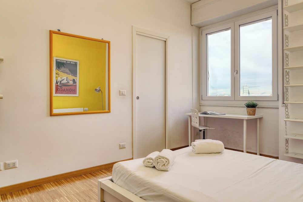 Stylish 2BR flat next to Navigli