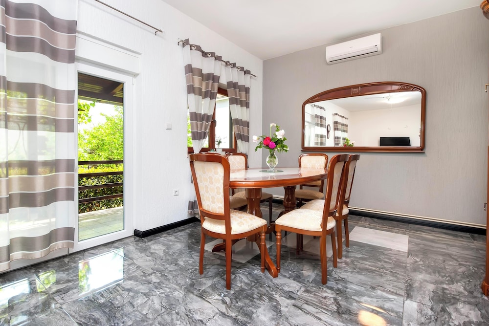Apartments Sena