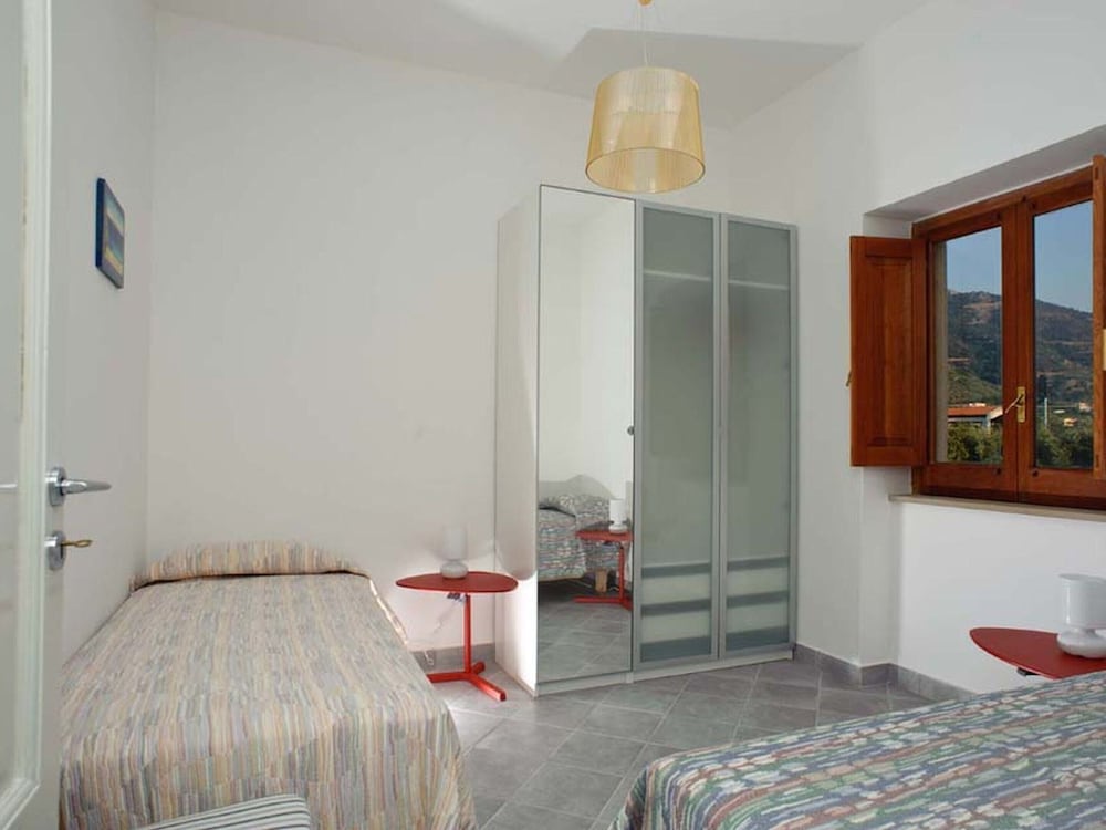Detached Villa in an Excellent Location Near the Sea photo 3