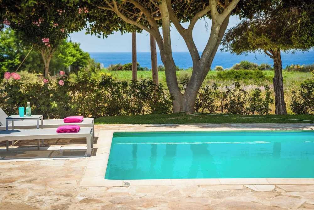 Villa Iro