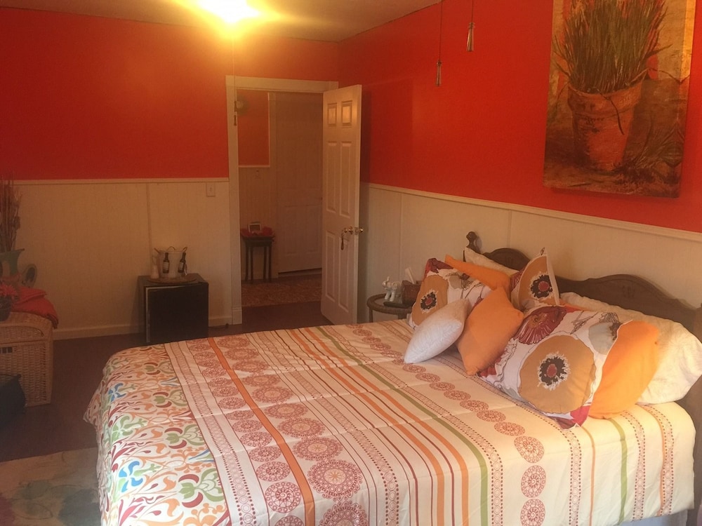 Brookside Inn At Laurens