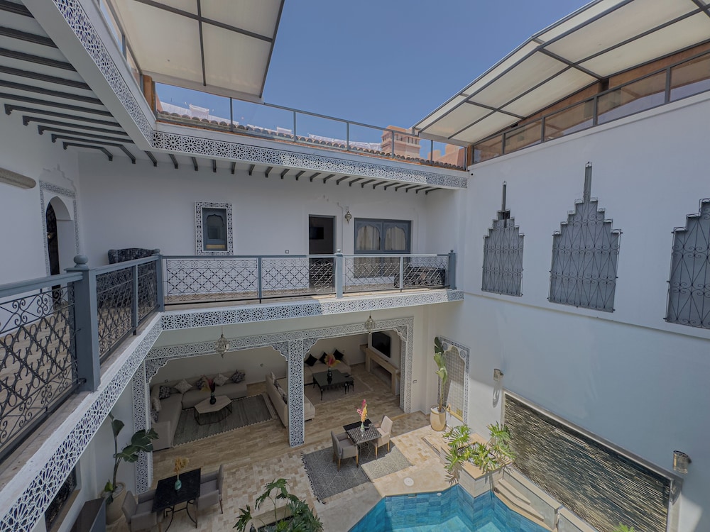 Riad Tonaroz Gold