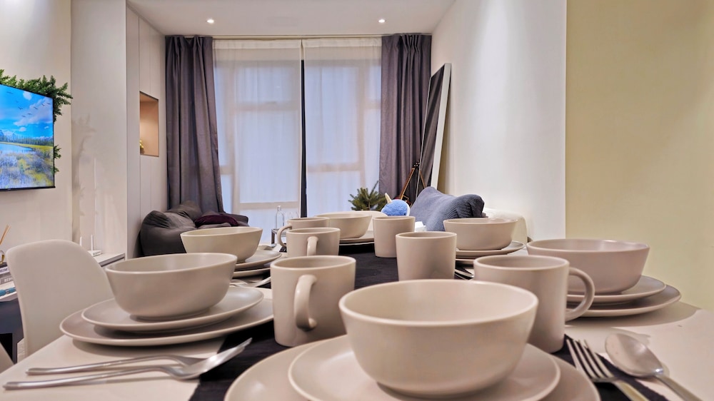 Millerz Square Family Rooms by TwoFive