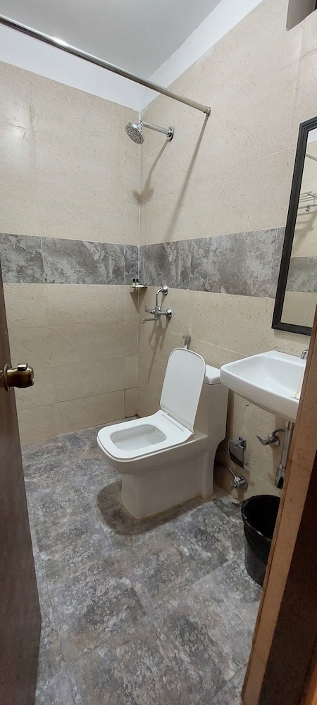 Nazri Hotel