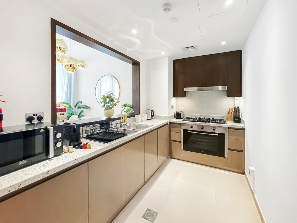Lux 4BR Duplex in Blvd of Downtown