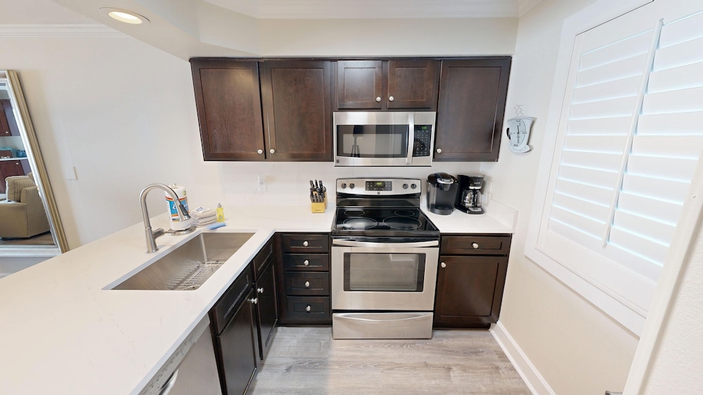 Islander 603 2 Bedroom Condo