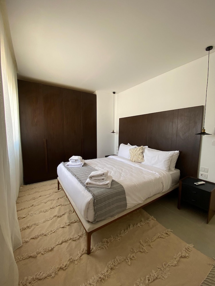 Stayr Somabay - Bay life home rentals