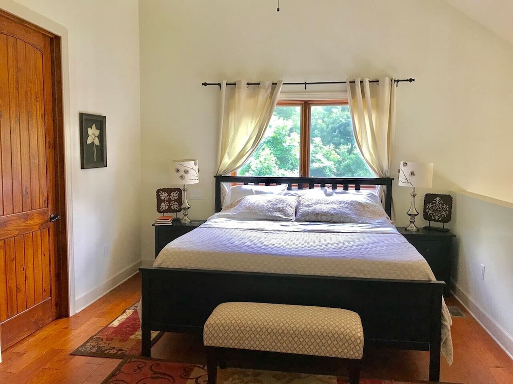 Vacation Home Near Golf Course Hiking Sleeps 20