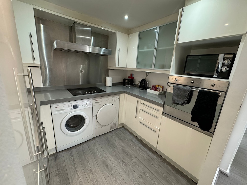 Luxury Loft Style 2 Bed Apartment Next to Excel/o2