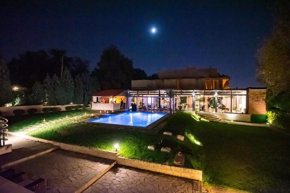 Belgrade Hills Villa and Suites