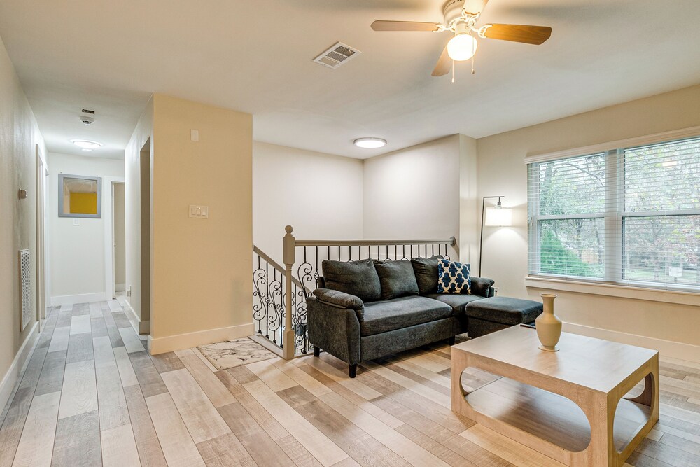 3 Mi to The Woodlands: Warm & Welcoming Home!