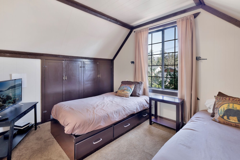 Bear Bunn Inn #2161