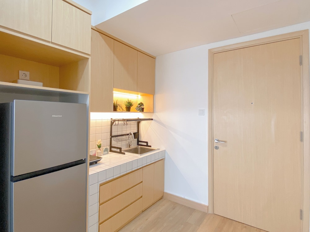 Simple 3Br At Pollux Chadstone Apartment