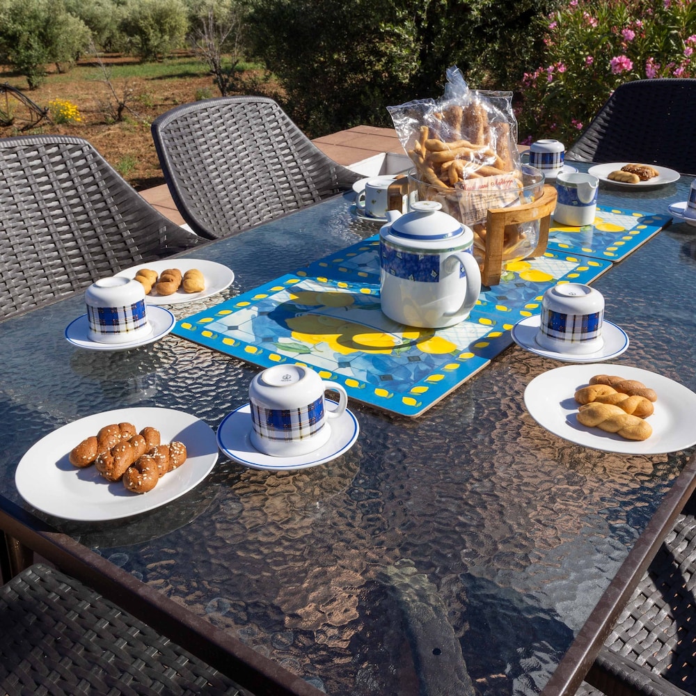 Aipeia Country House