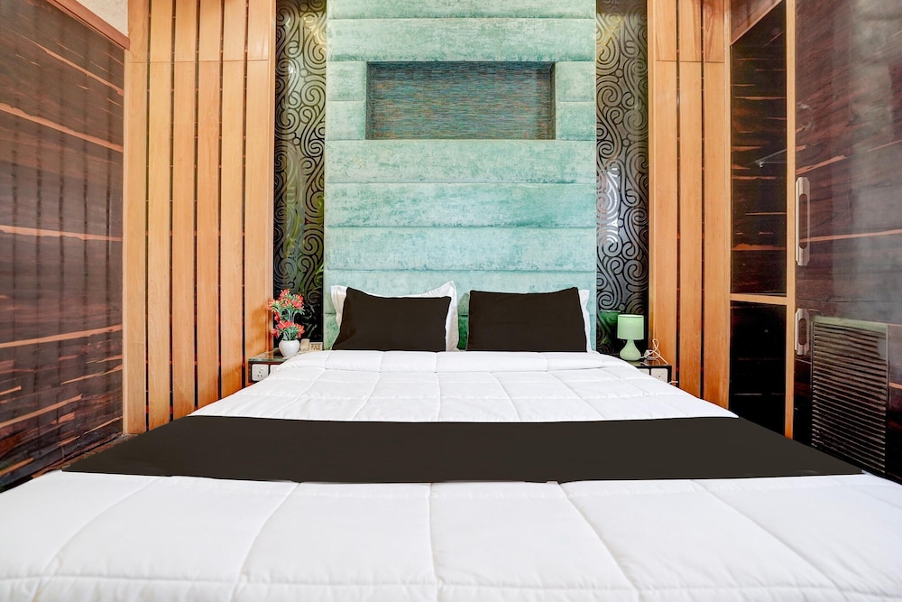 Modern Comfort Stays at Swarop Nagar Kanpur