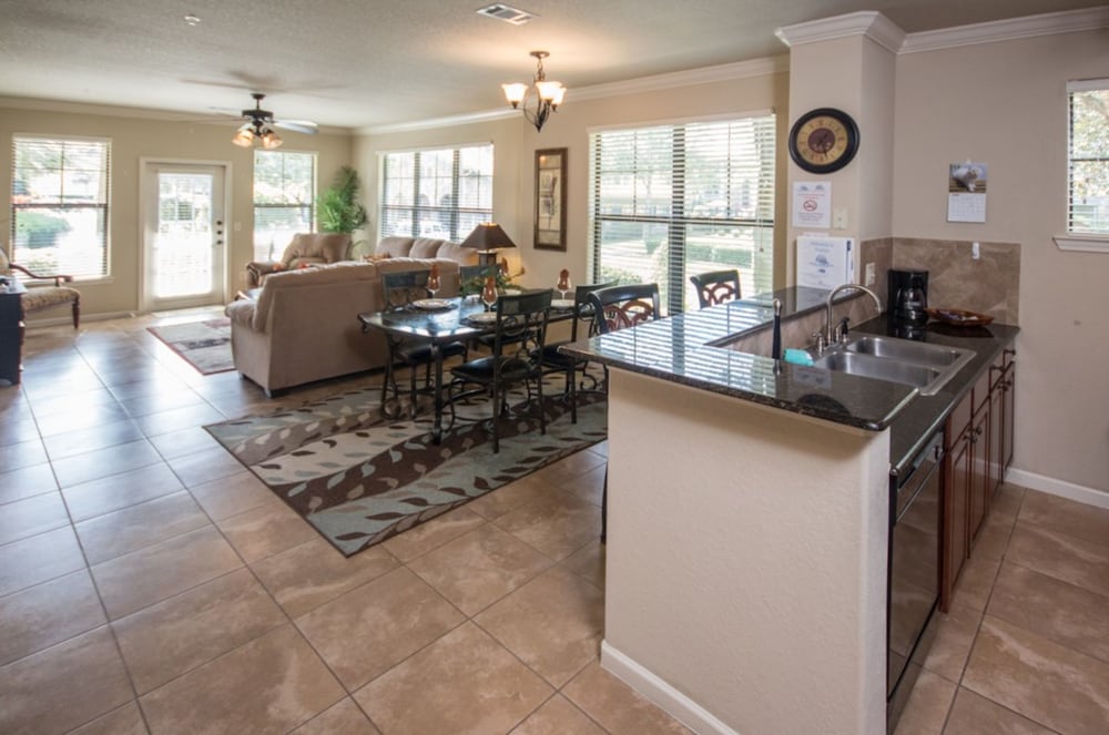 Bella Piazza 903 - 813 view 5