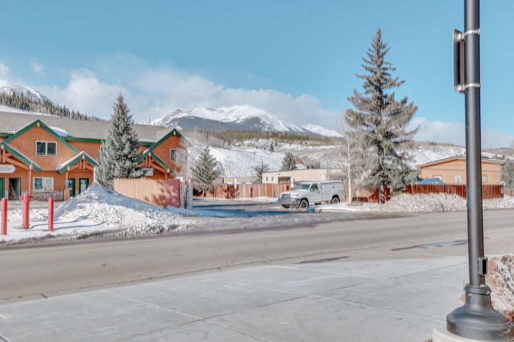 310d 4th Street 2 Bedroom Townhouse view 4