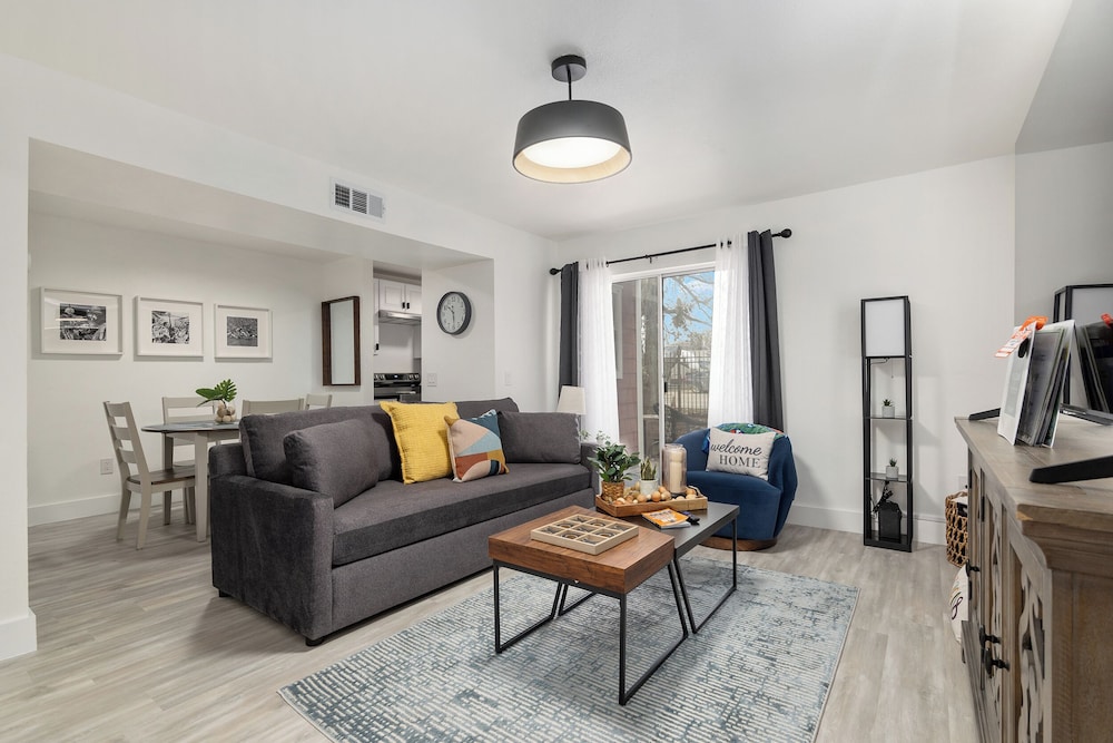 Cozy UF Condo Near Shands UF on Archer