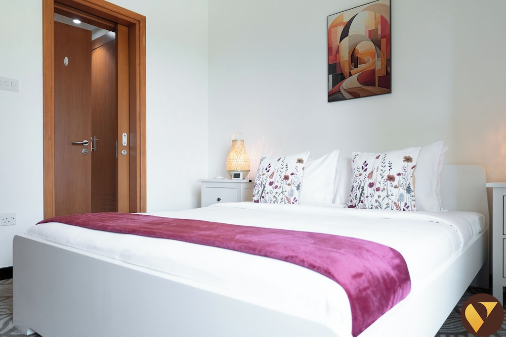 Modern 1 Bedroom Apartment in The Greens