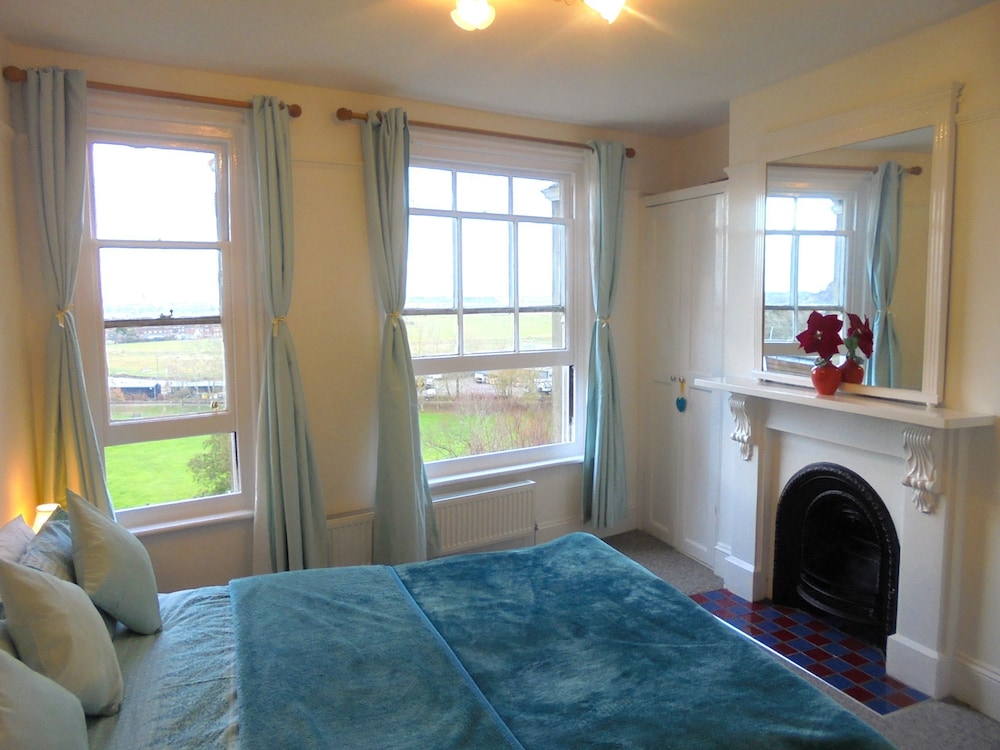 Seaview Cottage