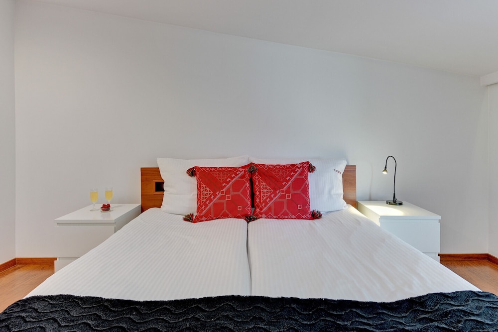 Apartament Vegas by Renters view 2