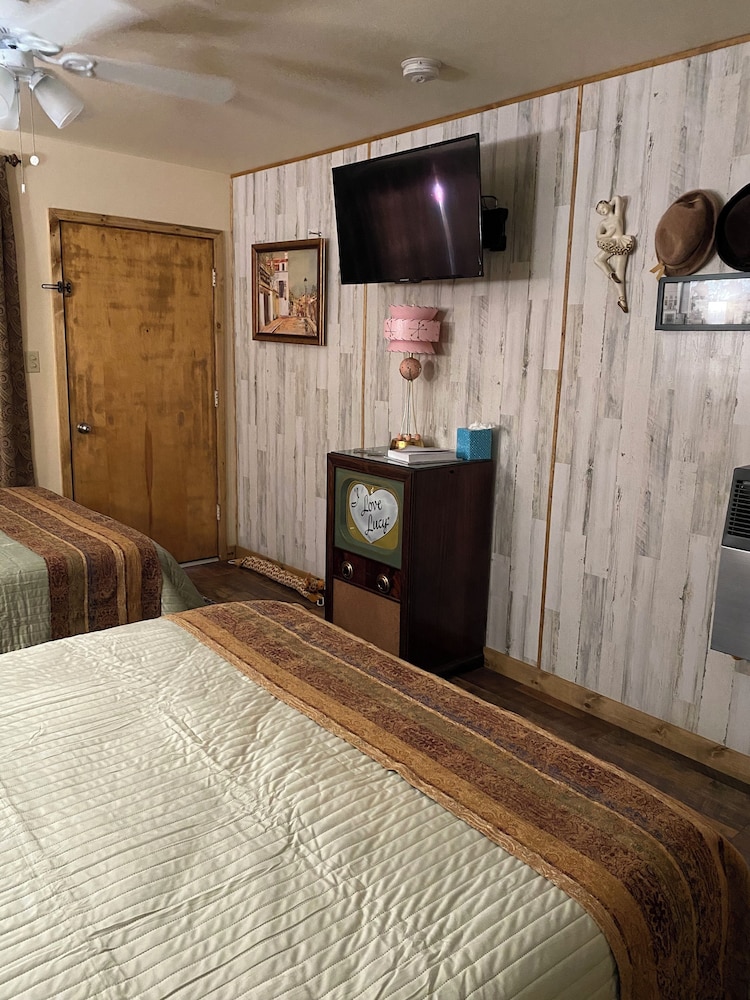 Dusty Boots Motel