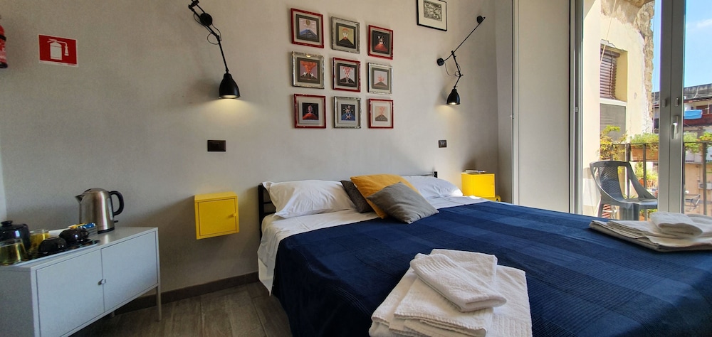 The Spanish Palace suites, rooms, apartments & terraces