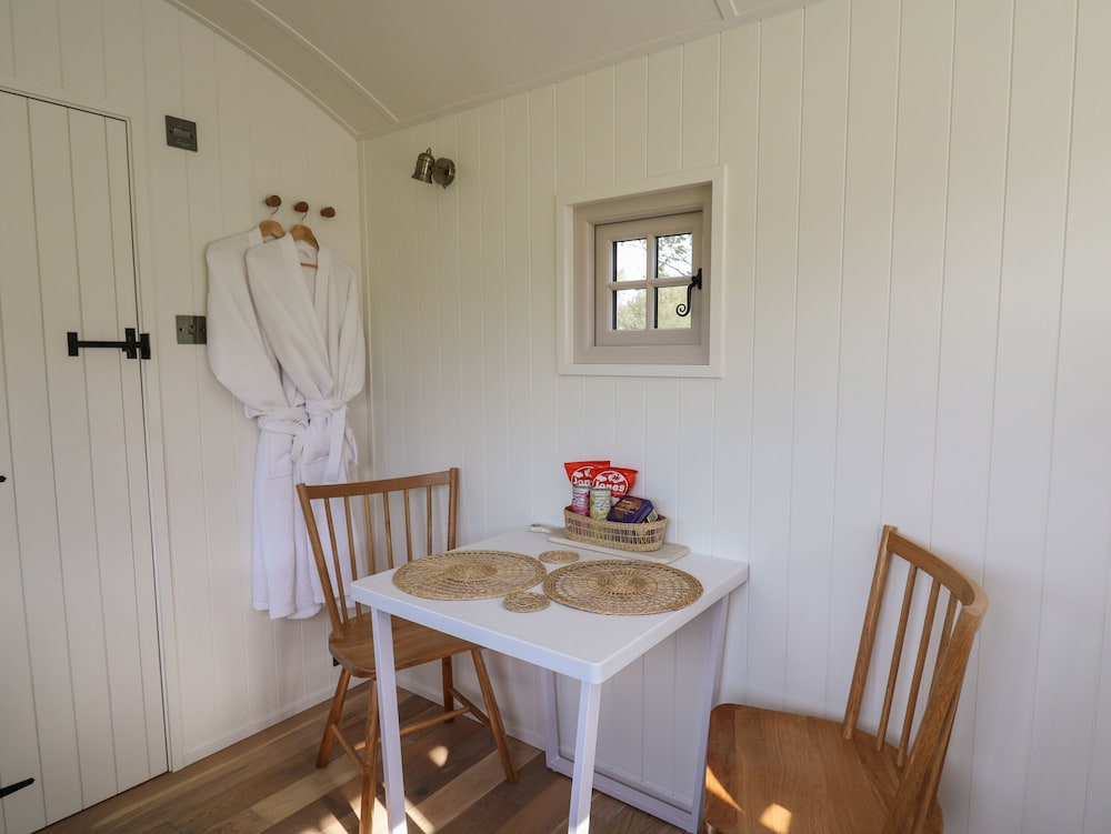 Dragonfly Shepherd's Hut