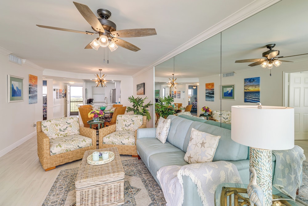 Hutchinson Island Condo w/ Views & Pool Access