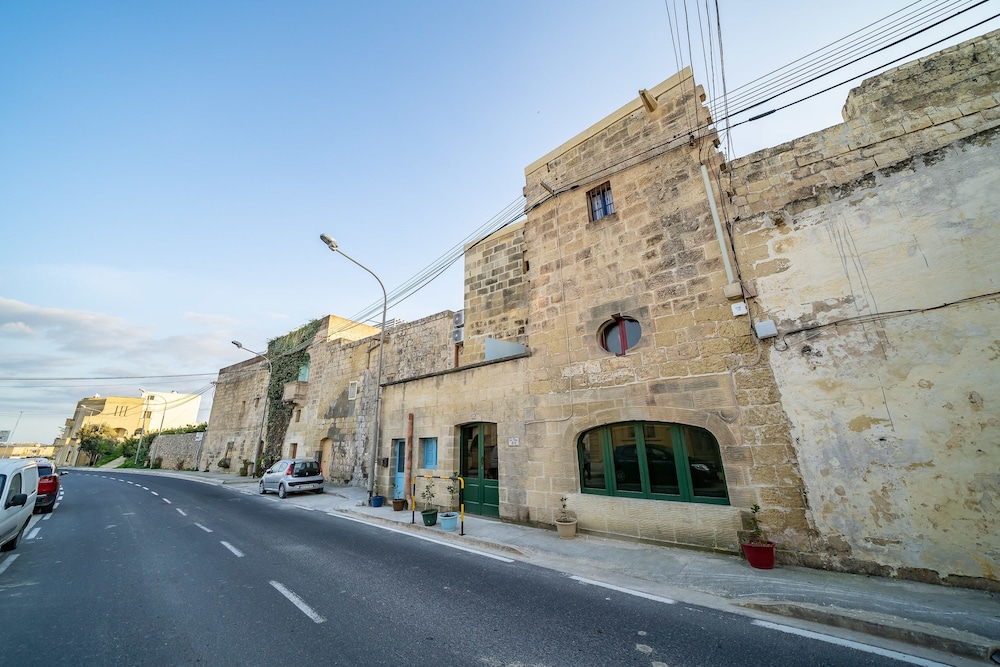 Hotel Ta' Pinu B&B - Image 1